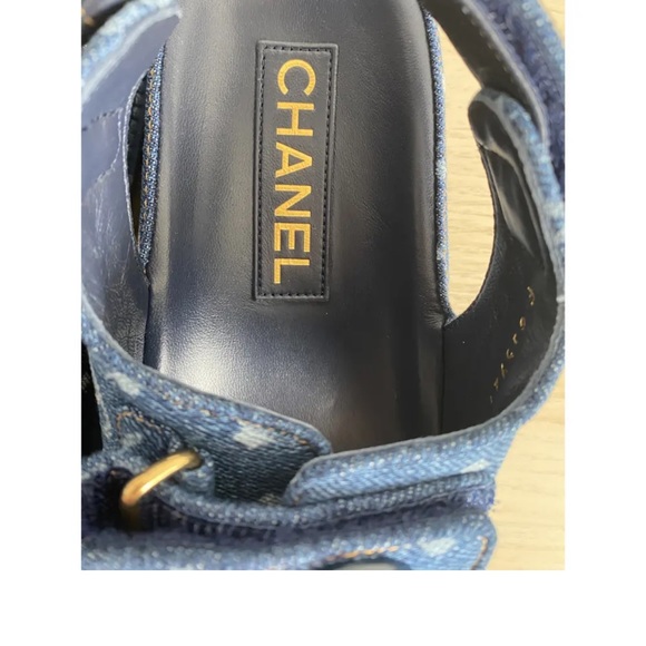 Chanel dad shoe in denim - Picture 2 of 9